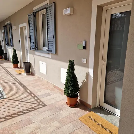 Apartment Antico Giardino - Lory *